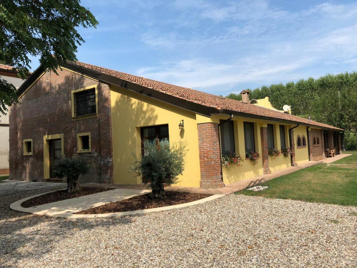 Agriturismo La Bicocca Sermide Eksteriør billede